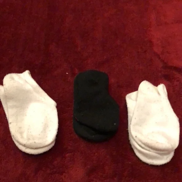 3 pair of ankle socks, Boys size 5T - Picture 3 of 4